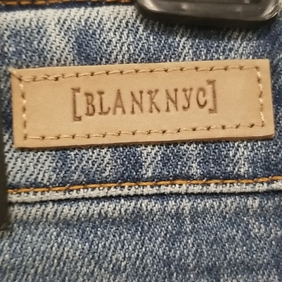 💕BLANKNYC💕 Astor Cut Off Shorts Sun Rainbow Embroidered Denim Raw Hem 27 NWT - Picture 10 of 13